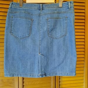 Contemporaine Medium Wash Jean skirt